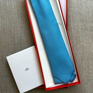 Hermes classic “H” tie